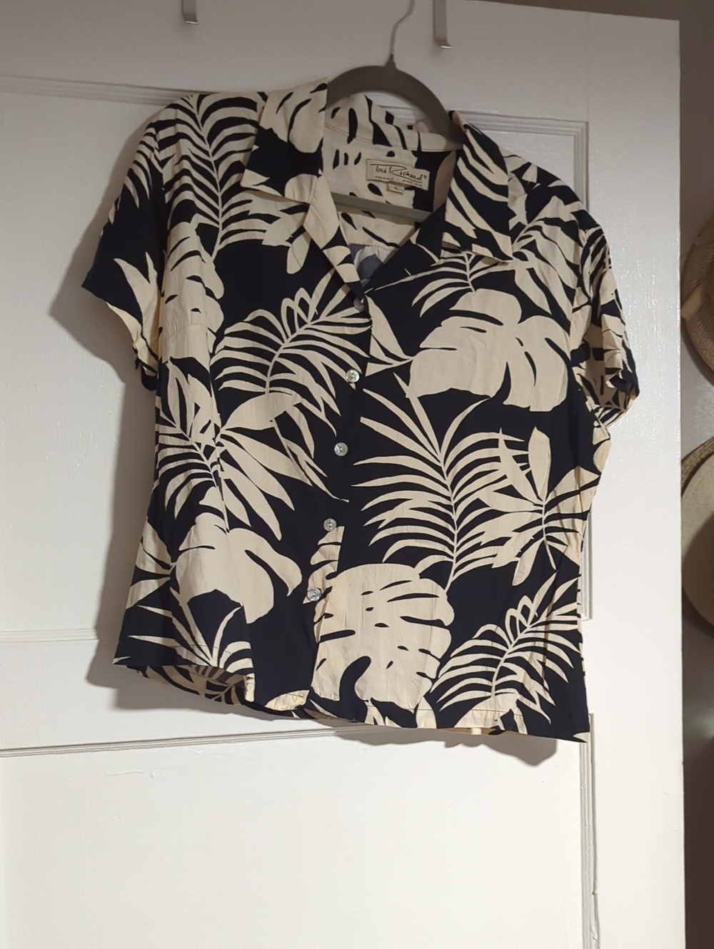 Casual Black & Cream Tropical Print Short Sleeve Shirt
